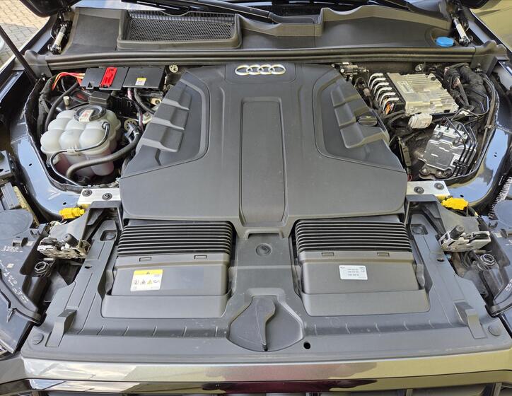 Audi Q7 24