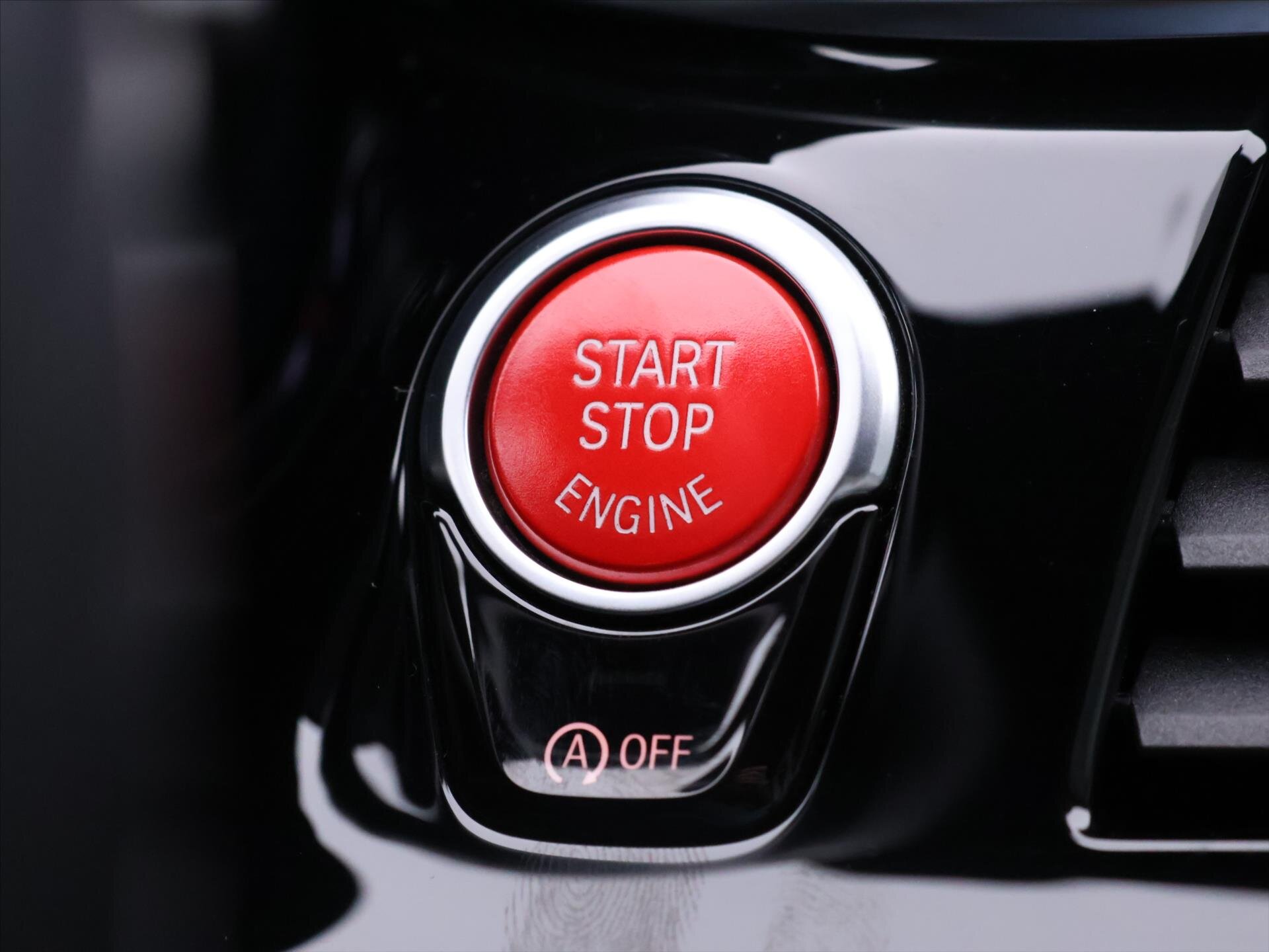 BMW M5 Sedan / Limuzína 4,4 l 441 kw