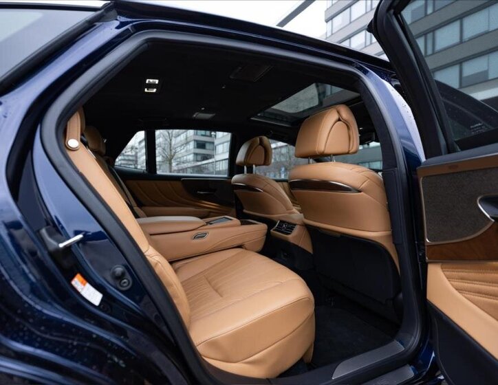 Lexus LS 500h Sedan / Limuzína 3,5 l 264 kw