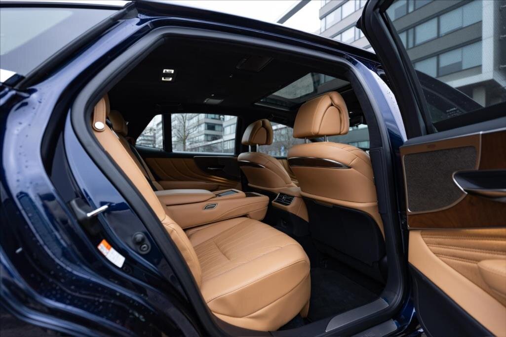 Lexus LS 500h Sedan / Limuzína 3,5 l 264 kw