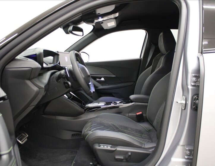 Peugeot 2008 SUV / Terénní 1,2 l 107 kw