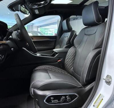 Jeep Grand Cherokee 8