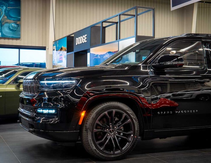 Jeep Grand Wagoneer 11