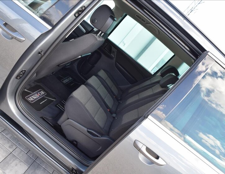 Volkswagen Sharan MPV 2,0 l 103 kw