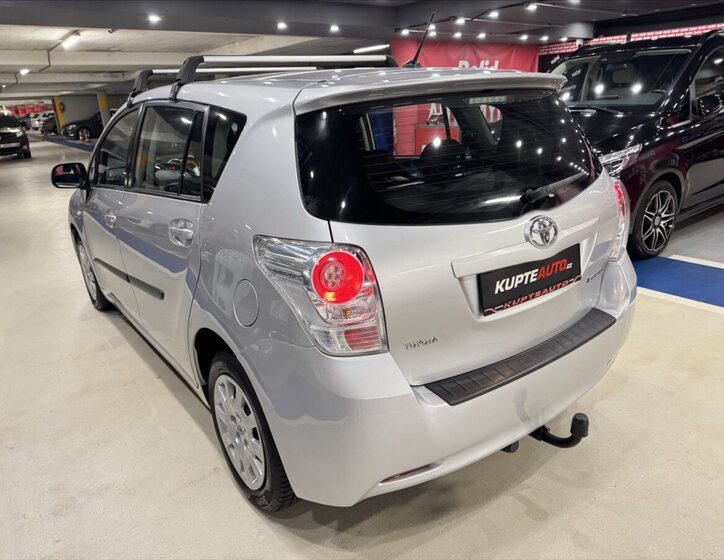 Toyota Verso Kombi 2,0 l 93 kw