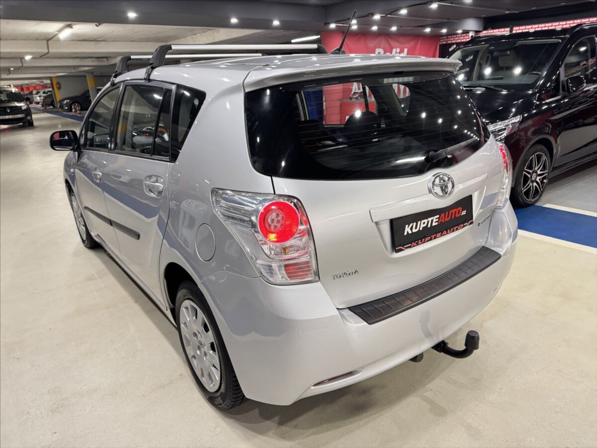 Toyota Verso Kombi 2,0 l 93 kw
