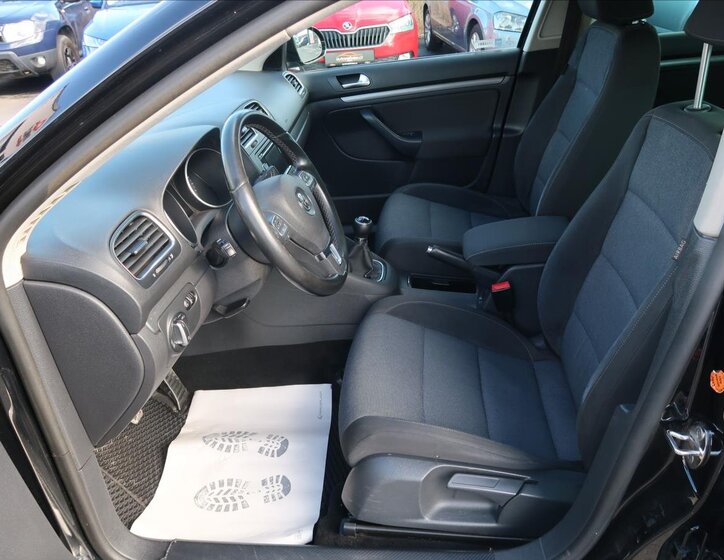 Volkswagen Golf Kombi 1,6 l 77 kw