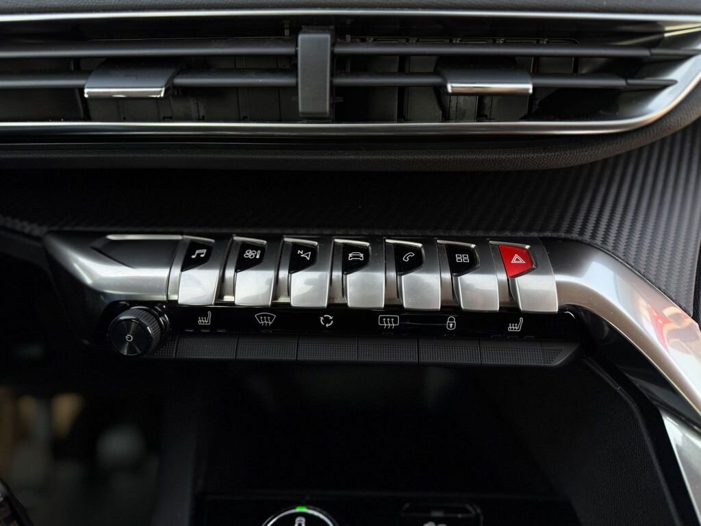 Peugeot 3008 SUV / Terénní 1,2 l 96 kw