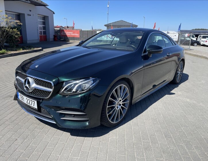 Mercedes-Benz Třídy E Kupé 2,0 l 180 kw
