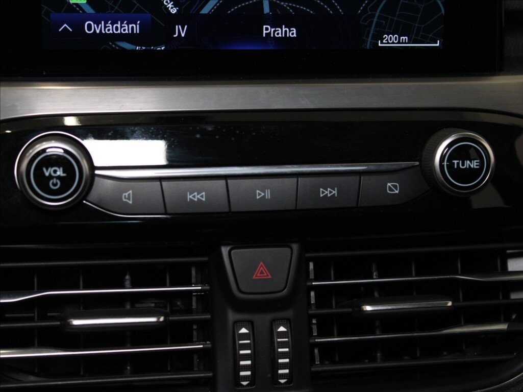 Ford Kuga SUV / Terénní 1,5 l 88 kw