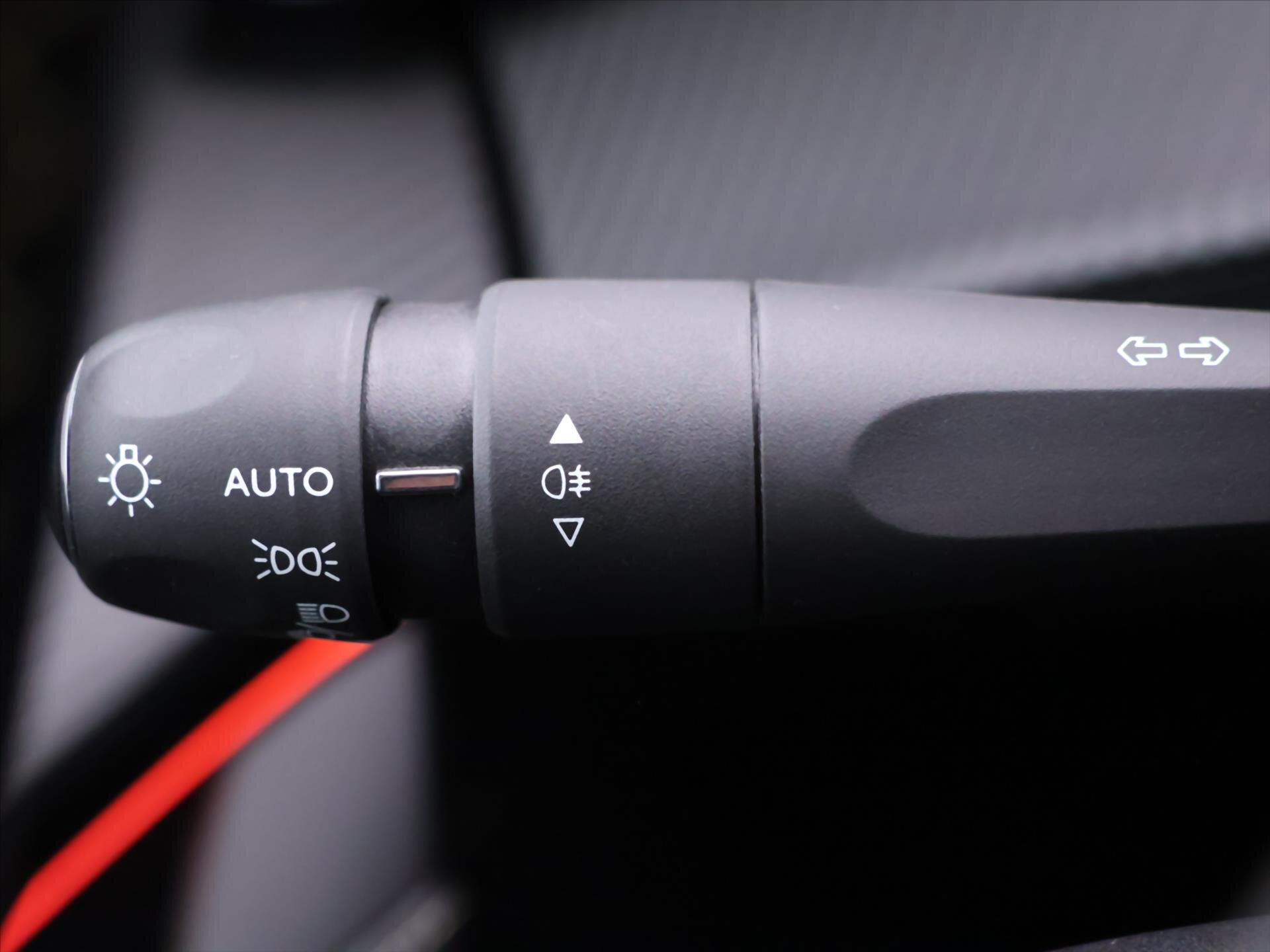 Peugeot 208 Hatchback 1,2 l 74 kw