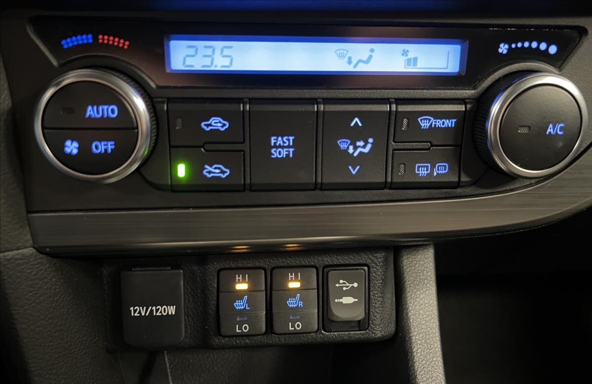 Toyota Auris Kombi 1,6 l 97 kw