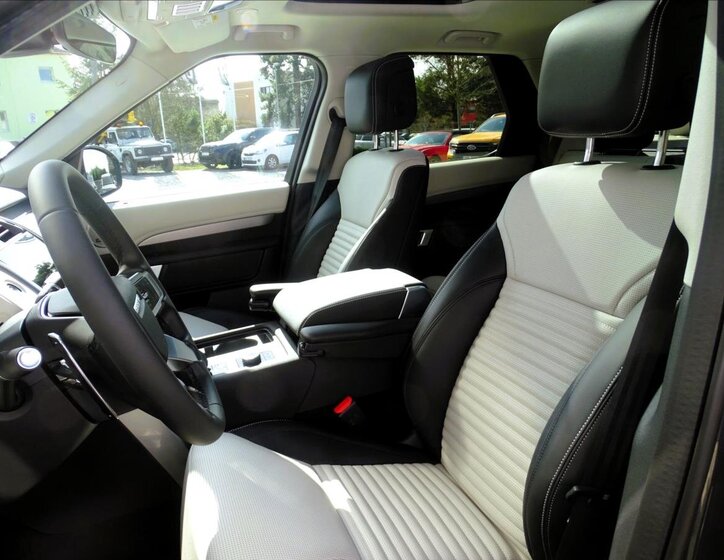 Land Rover Discovery SUV / Terénní 3,0 l 257 kw