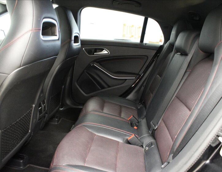 Mercedes-Benz CLA 14