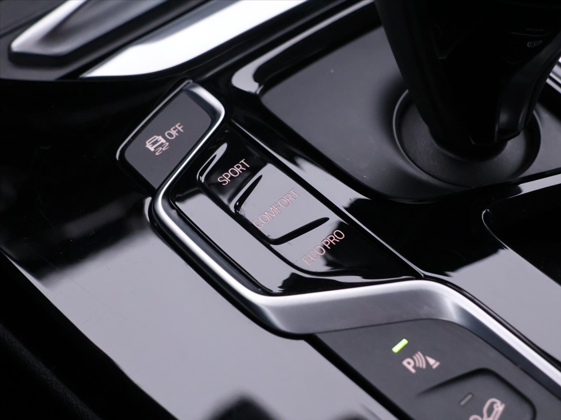 BMW X3 SUV / Terénní 2,0 l 140 kw