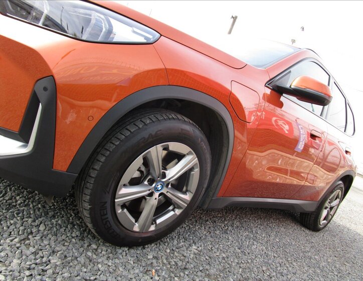 BMW X1 Kombi 1,5 l 110 kw