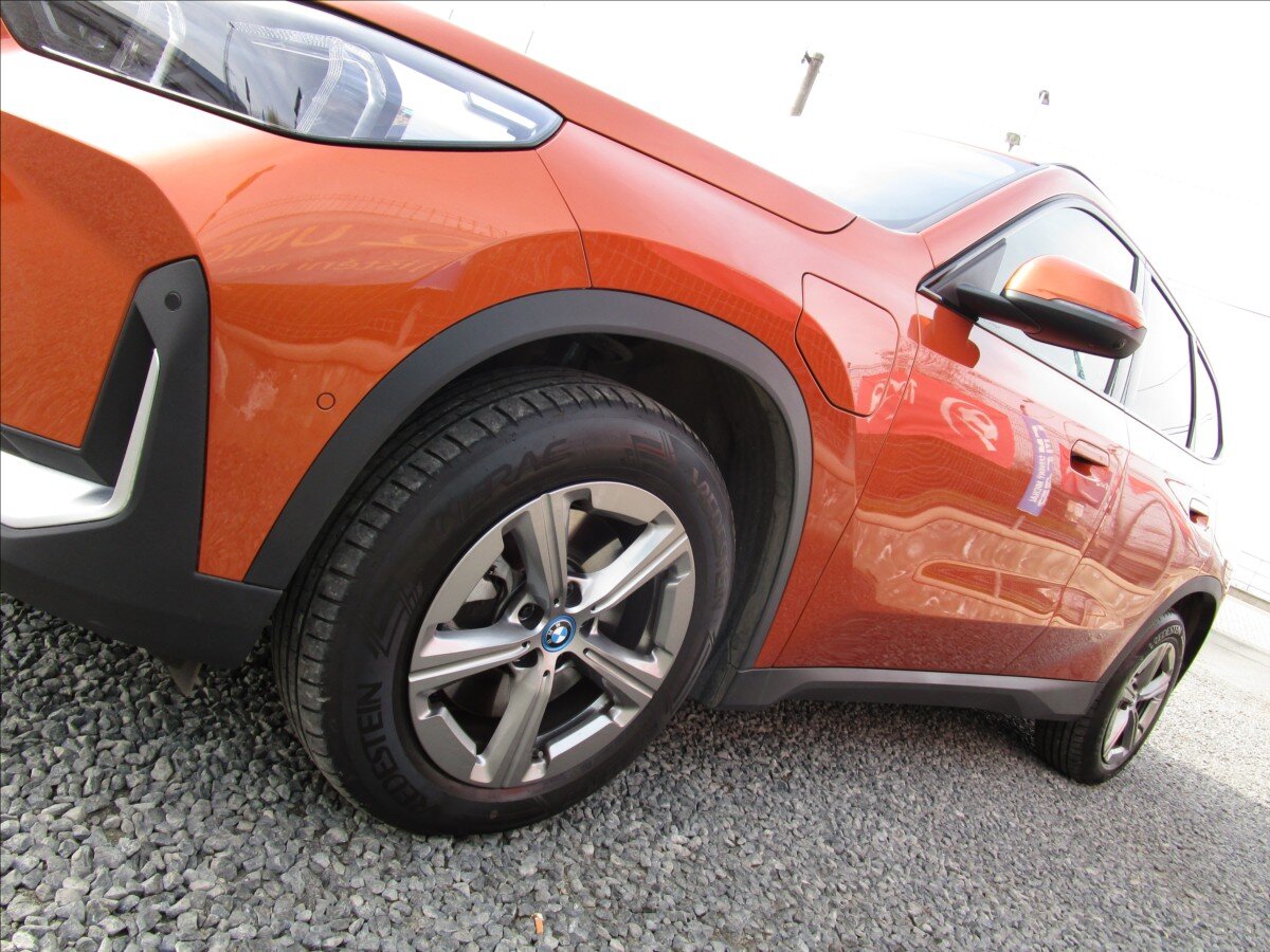 BMW X1 Kombi 1,5 l 110 kw