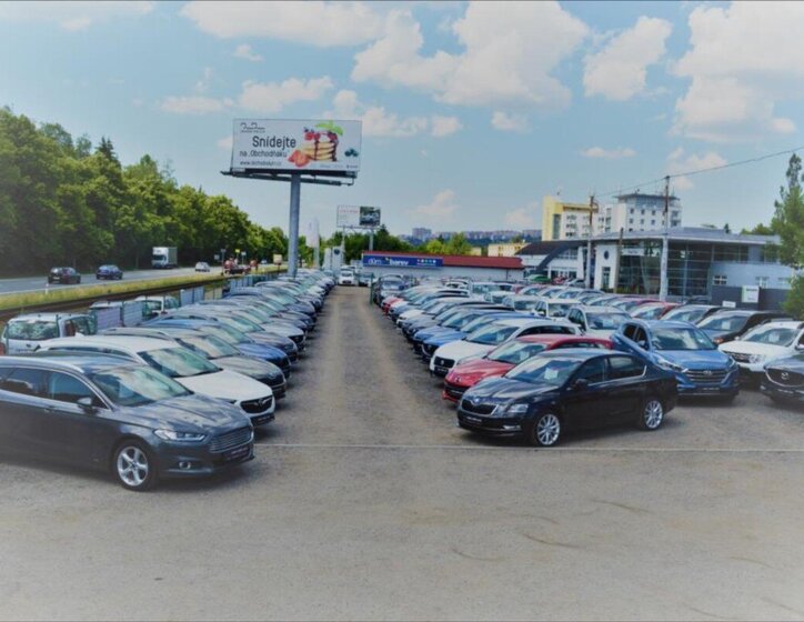 Toyota Corolla Sedan / Limuzína 1,6 l 97 kw