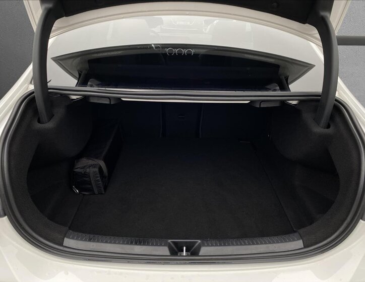 Mercedes-Benz Třídy A Sedan / Limuzína 1,3 l 100 kw