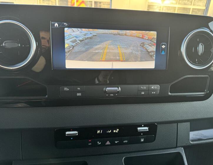 Mercedes-Benz Sprinter 18