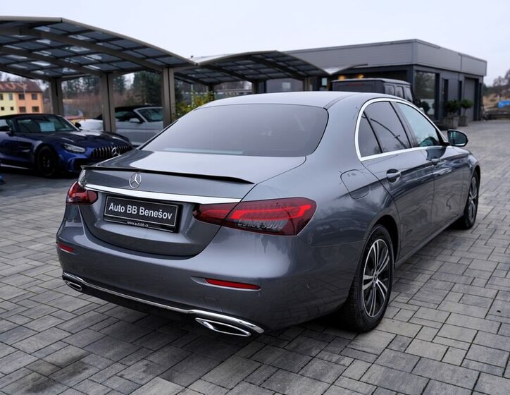 Mercedes-Benz Třídy E Sedan 2,0 l 143 kw