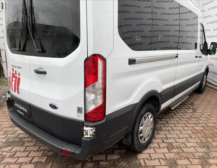 Ford Transit 8