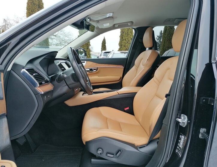 Volvo XC90 Kombi 2,0 l 165 kw