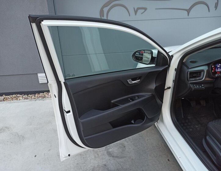KIA Rio 21