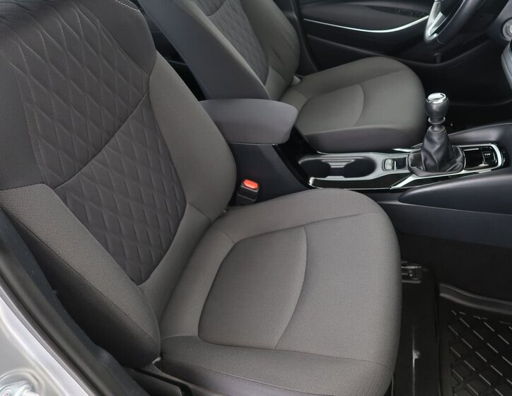 Toyota Corolla Sedan 1,5 l 92 kw