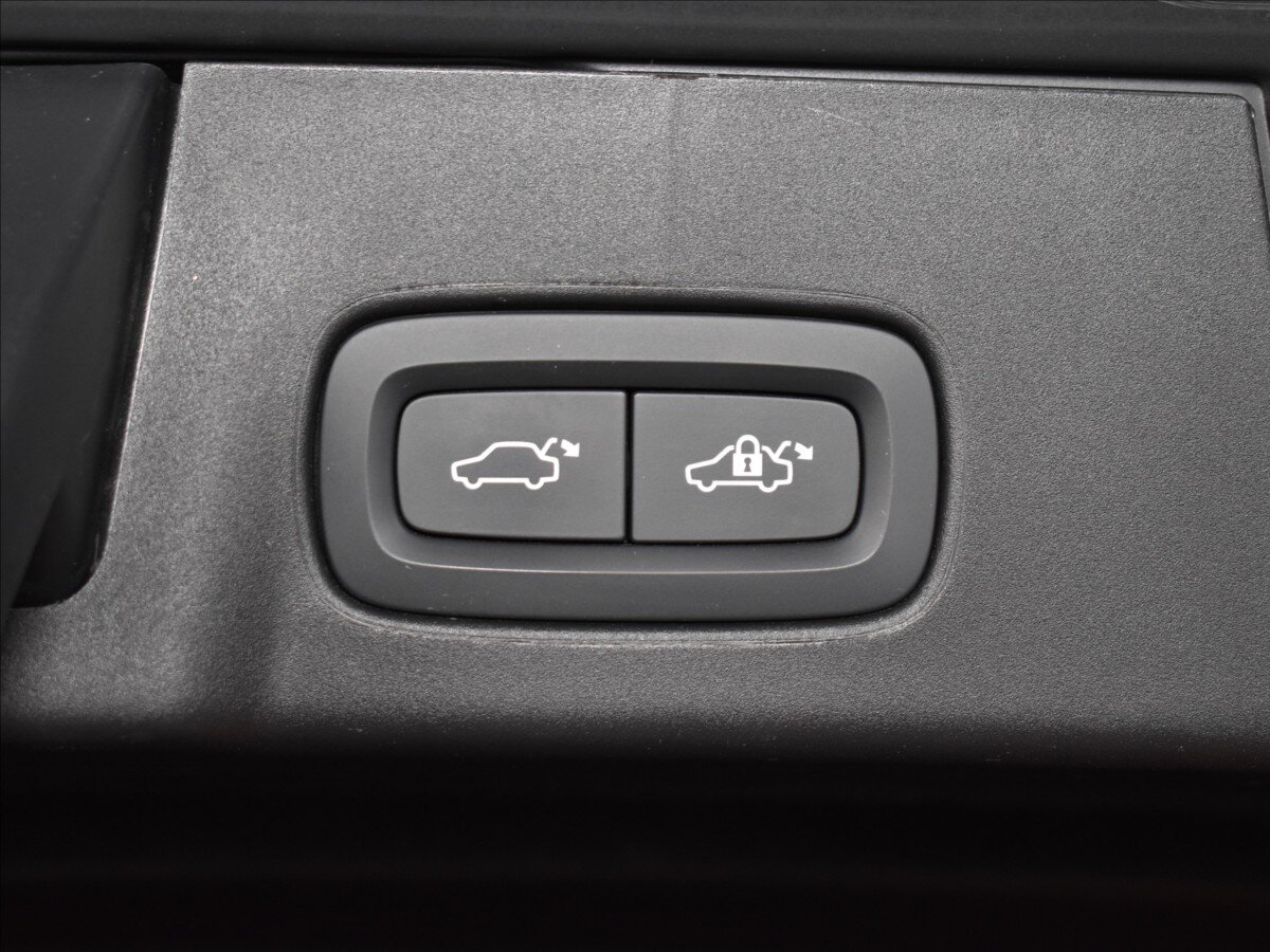 Volvo V90 Kombi 2,0 l 186 kw