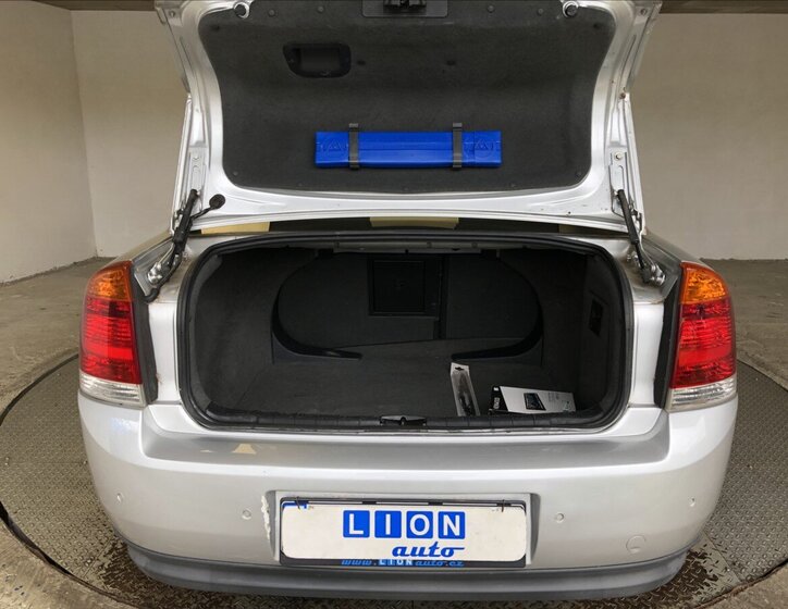 Opel Vectra Sedan 2,2 l 108 kw