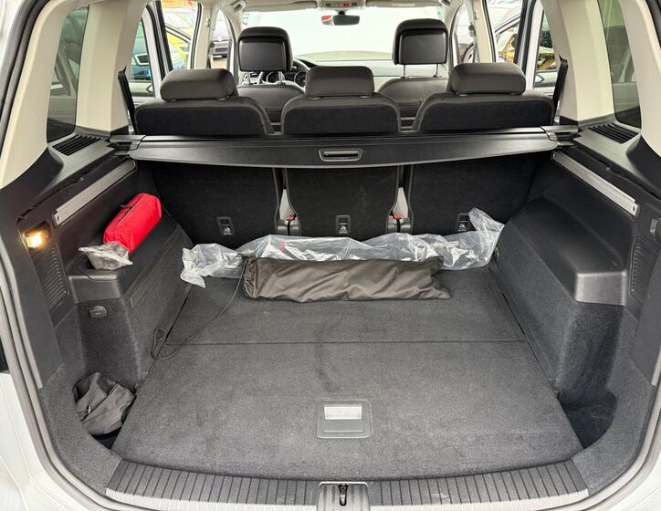 Volkswagen Touran 13