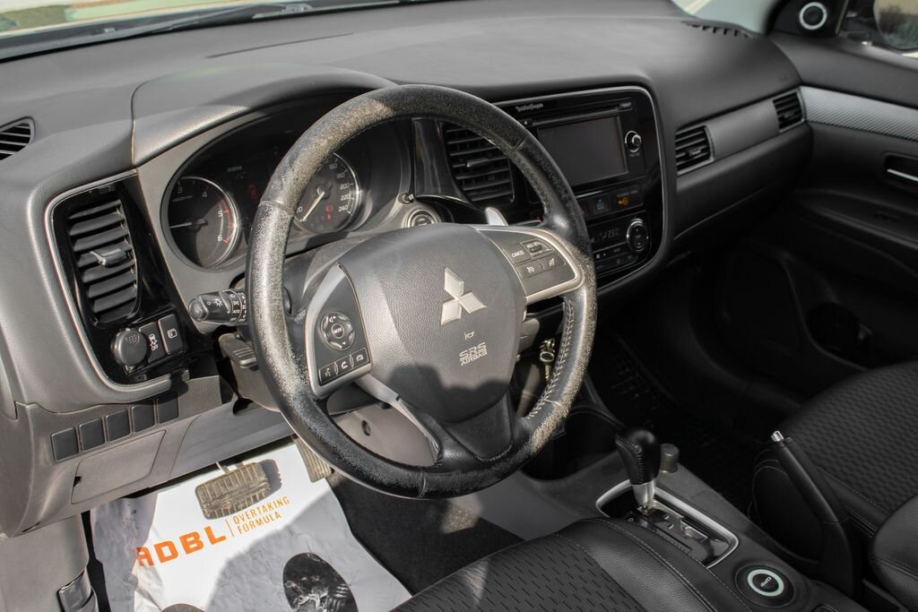 Mitsubishi Outlander SUV / Terénní 2,3 l 110 kw