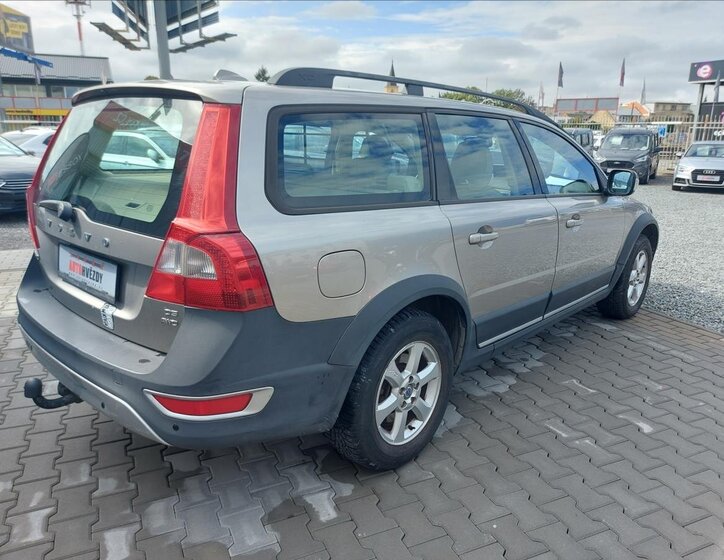 Volvo XC70 8