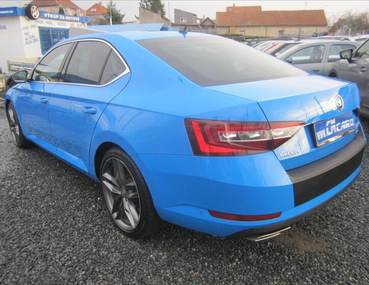 Škoda Superb Liftback 2,0 l 200 kw