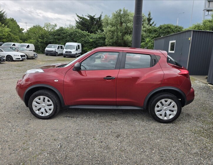 Nissan Juke CUV / Crossover 1,6 l 86 kw