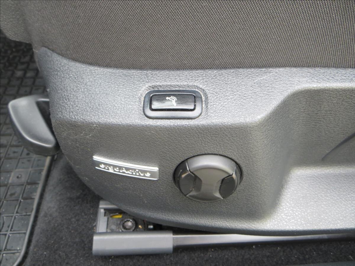 Volkswagen Golf Hatchback 999,0 85 kw