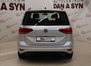 Volkswagen Touran 5