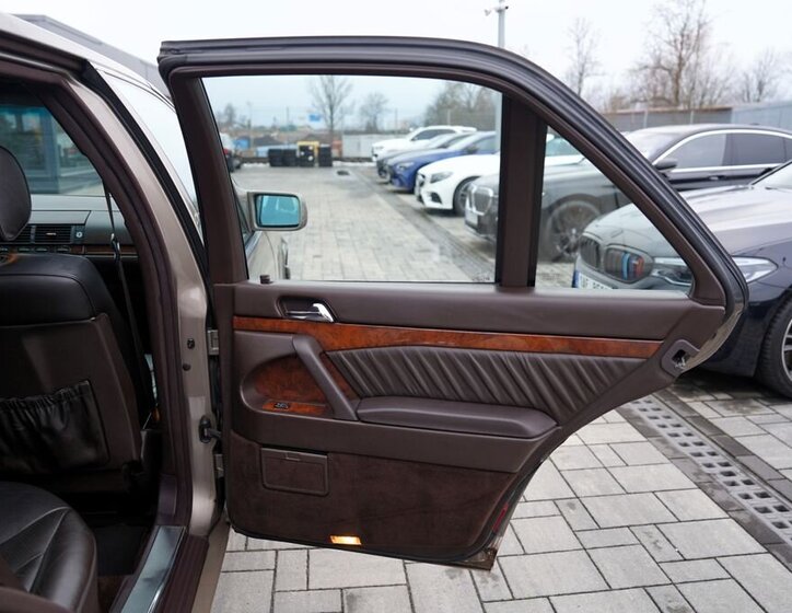 Mercedes-Benz Třídy S Sedan 3,2 l 170 kw