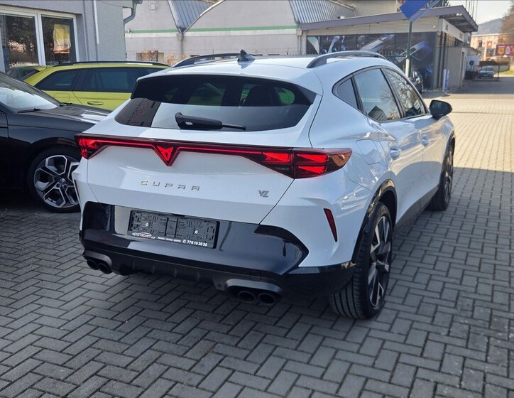 Cupra Formentor SUV / Terénní 2,0 l 245 kw