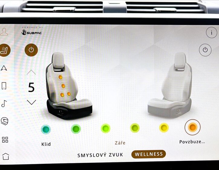 Land Rover Defender SUV 4,4 l 467 kw