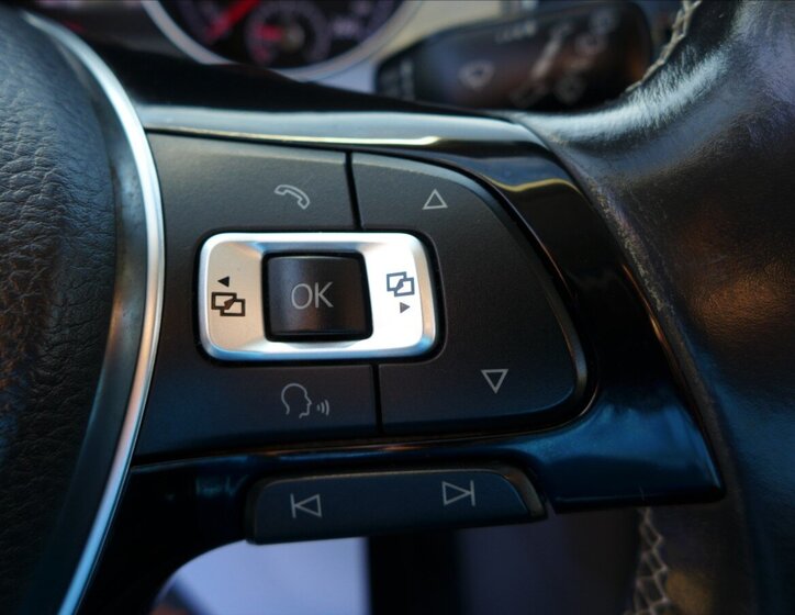 Volkswagen Golf Sportsvan Kombi 1,2 l 63 kw