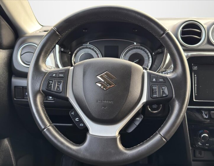 Suzuki Vitara 11