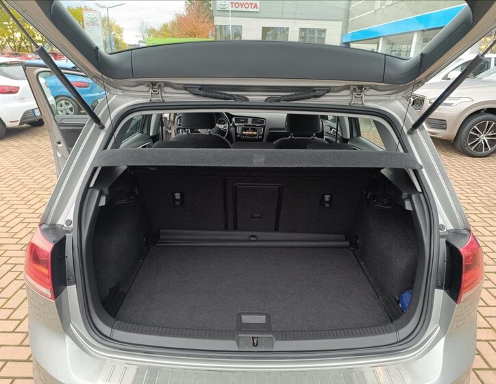 Volkswagen Golf Hatchback 1,4 l 110 kw