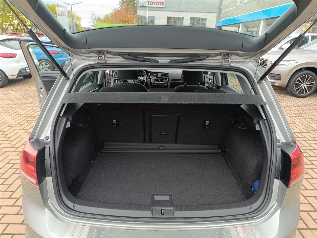 Volkswagen Golf Hatchback 1,4 l 110 kw