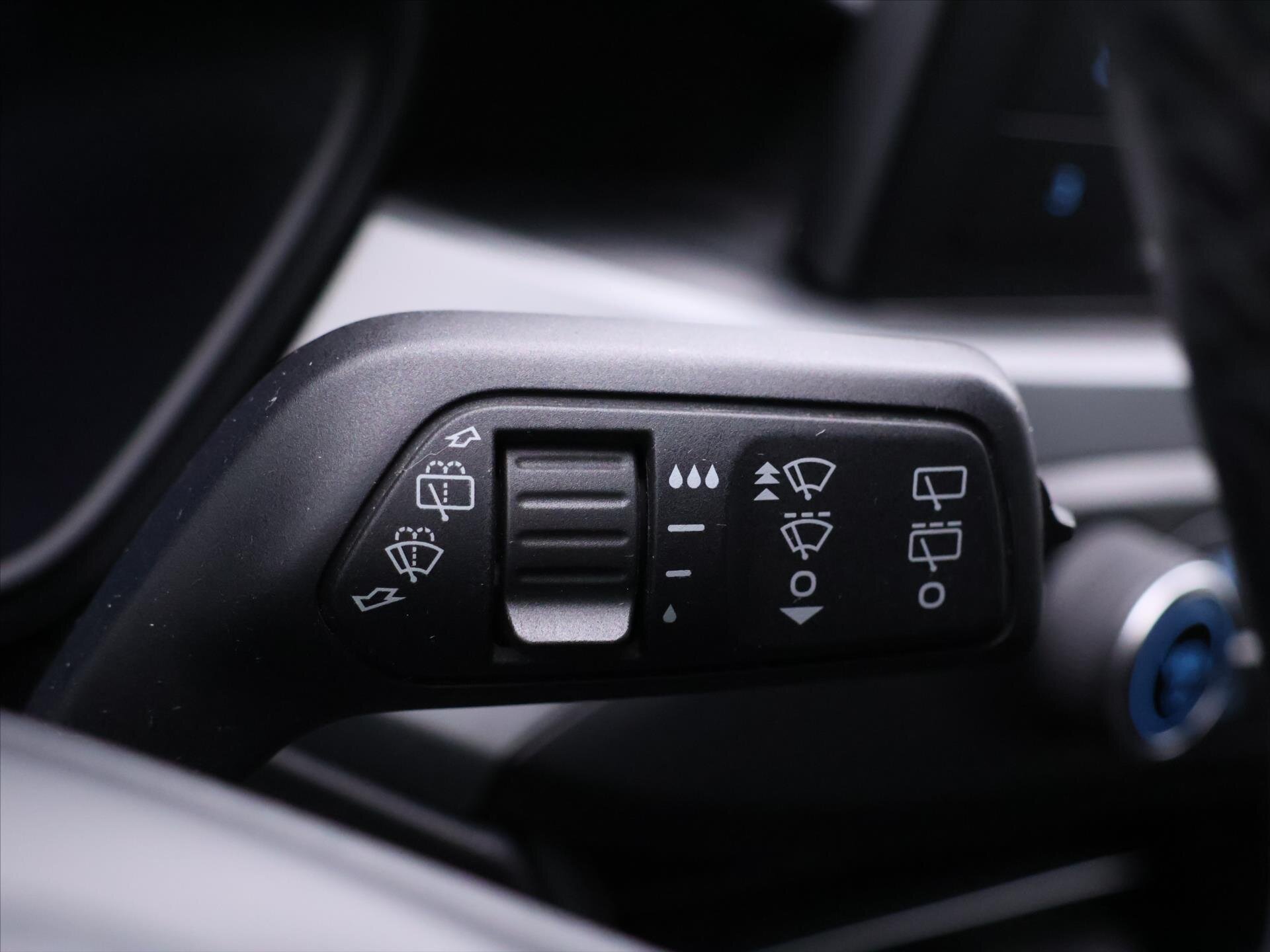 Ford Focus Kombi 999,0 74 kw