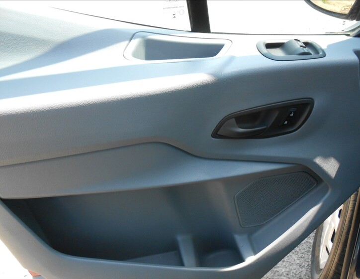 Ford Transit 14