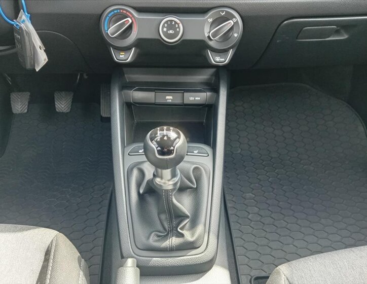 KIA Stonic SUV / Terénní 1,2 l 58 kw