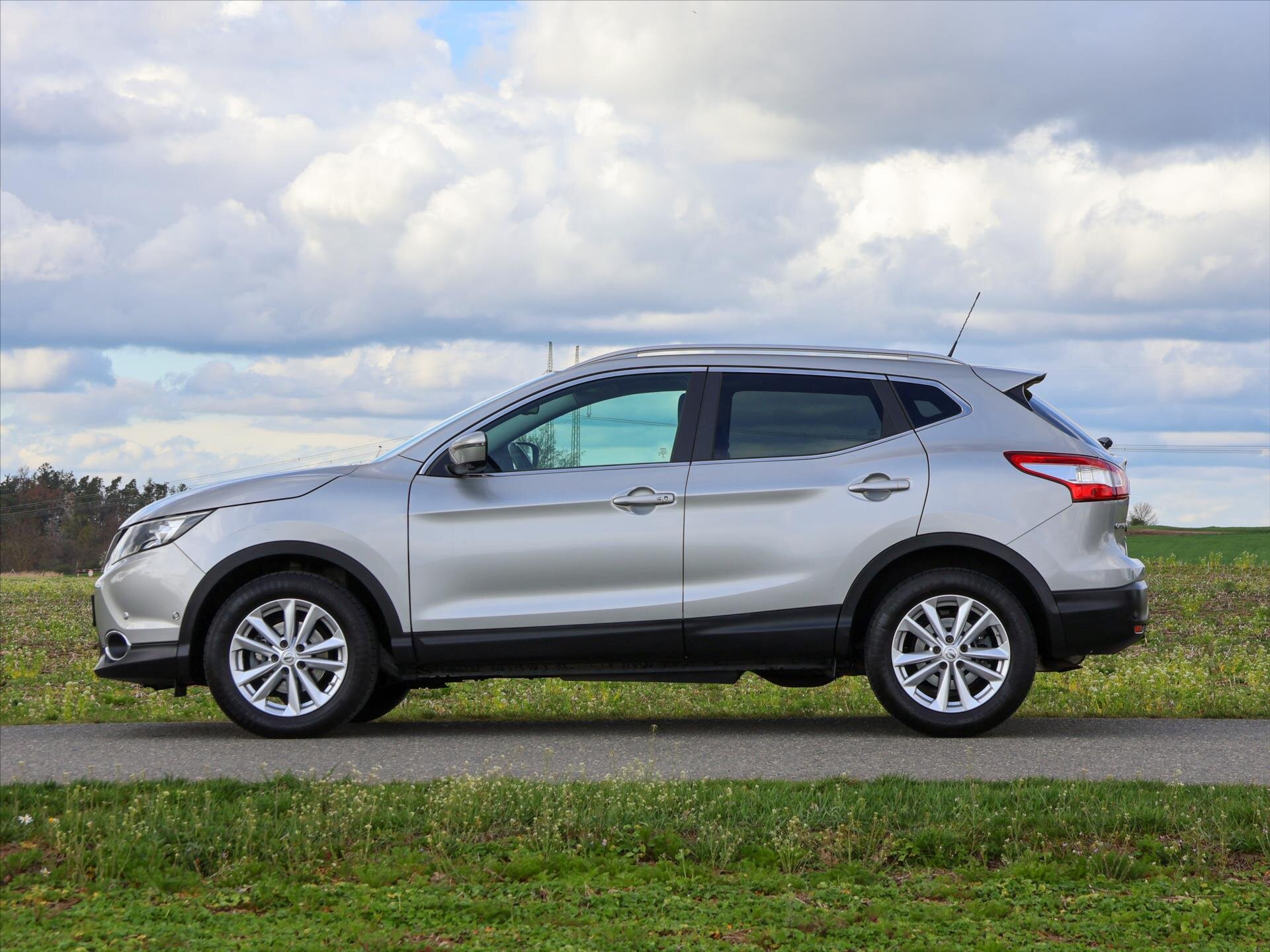 Nissan Qashqai SUV / Terénní 1,2 l 85 kw