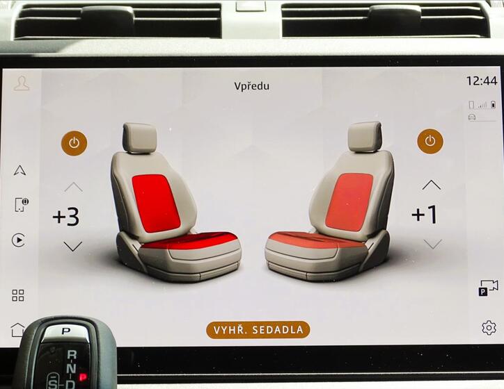 Land Rover Defender 22